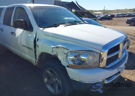 2006 Dodge Ram 1500 Slt/Trx4 Off Road/Sport z USA, uszkodzony, nr VIN 1D7HU18266J196215